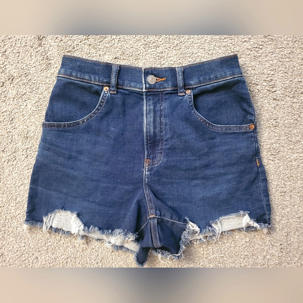 NWOT Express blue wash mom shorts, super high rise sz 2
